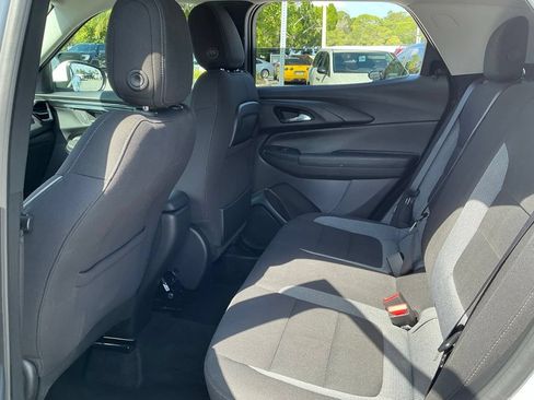 Used 2025 Chevrolet TrailBlazer LT AWD/4WD image 28