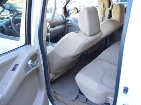 Used 2014 Nissan Frontier SV w/ SV Value Truck Package image 45