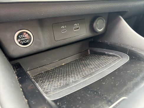 Used 2021 Nissan Rogue SL w/ Premium Package image 18