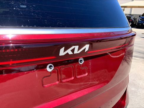 Used 2022 Kia Carnival SX Prestige image 10