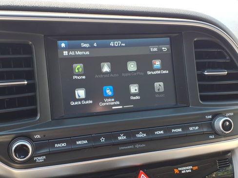 Used 2020 Hyundai Elantra SEL FWD image 16