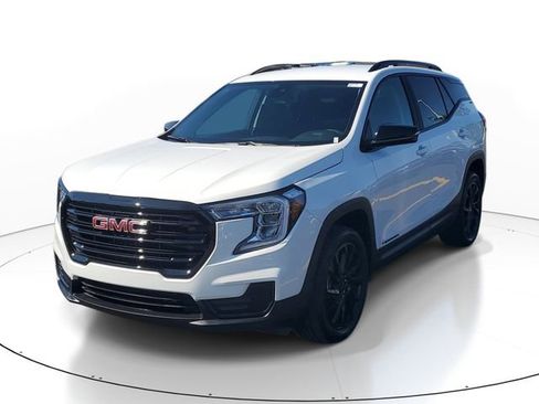 Certified 2023 GMC Terrain SLE w/ Driver Convenience Package AWD/4WD image 2