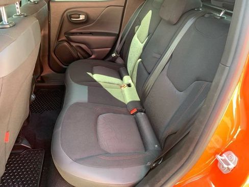 Used 2021 Jeep Renegade Trailhawk AWD/4WD image 17