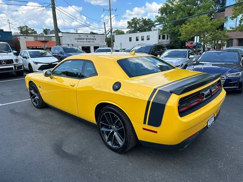 Used 2017 Dodge Challenger R/T Scat Pack w/ Leather Interior Group RWD image 5