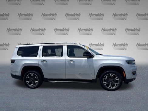 Used 2023 Jeep Wagoneer Series III w/ Preferred Equipment Group RWD image 10