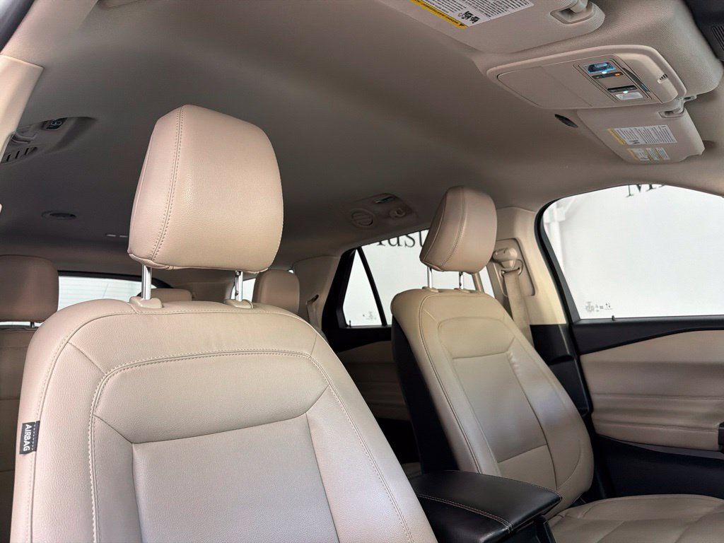 Used 2020 Ford Explorer XLT w/ Equipment Group 202A AWD/4WD image 30