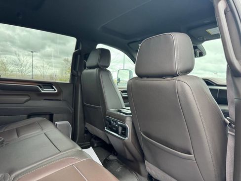 Used 2025 GMC Sierra 3500 Denali image 15