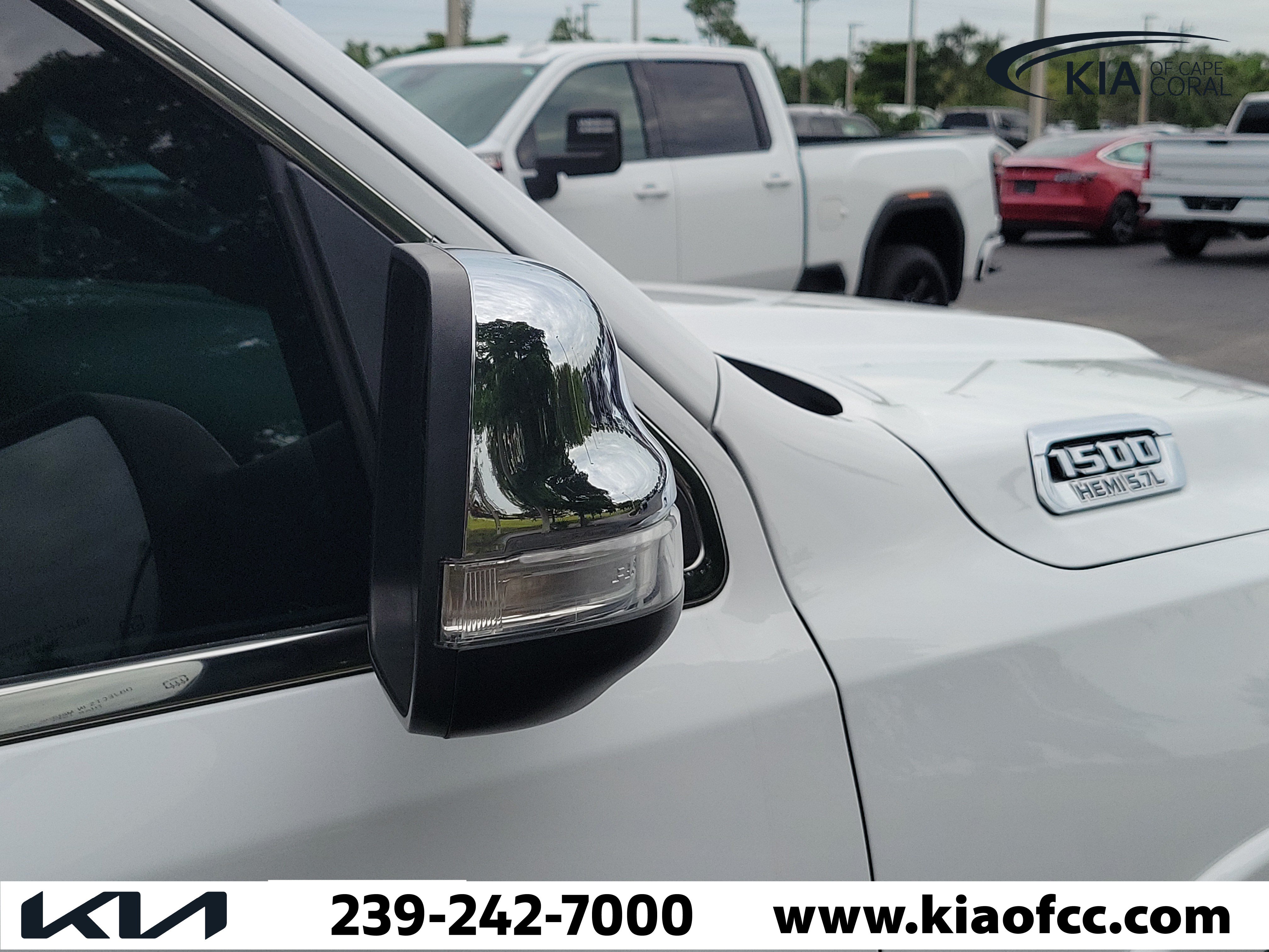 Used 2022 RAM 1500 Limited w/ Body Color Bumper Group AWD/4WD image 8