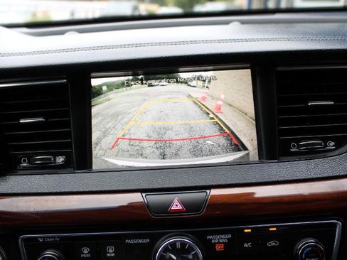 Used 2017 Kia Cadenza Technology image 30