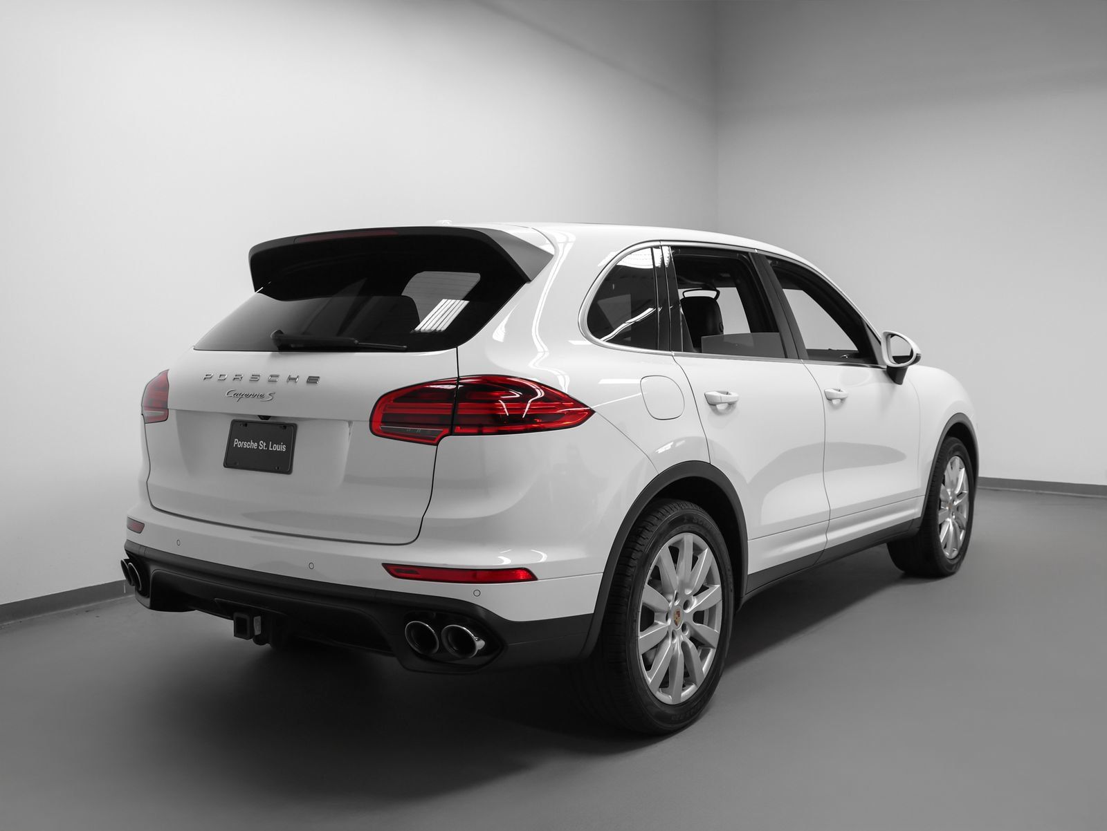 Used 2015 Porsche Cayenne S AWD/4WD image 12