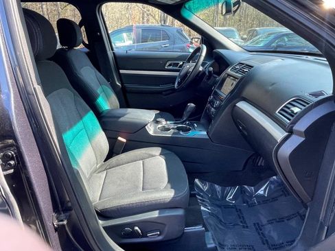 Used 2017 Ford Explorer XLT w/ Equipment Group 201A image 39
