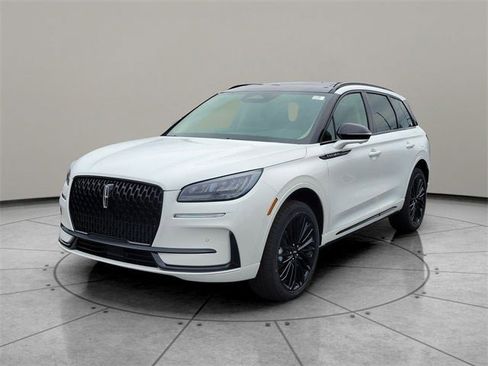 New 2026 Lincoln Corsair Premiere image 3