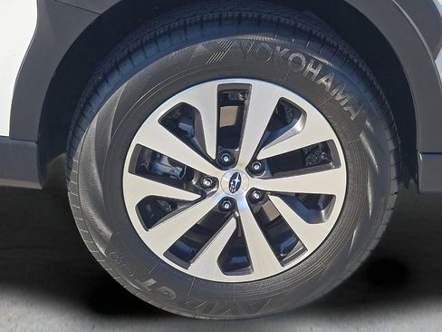 Certified 2025 Subaru Outback Premium image 8