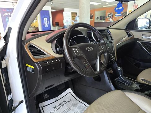 Used 2014 Hyundai Santa Fe GLS image 8