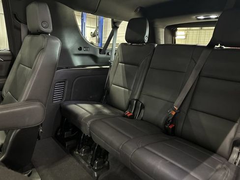 Used 2023 Chevrolet Suburban Z71 w/ Z71 Off-Road Package AWD/4WD image 31