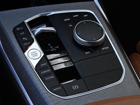 Certified 2025 BMW 330i Sedan image 36