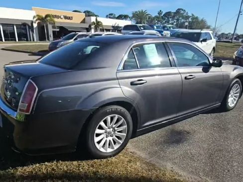 Used 2014 Chrysler 300 image 8