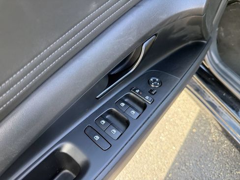 Used 2025 Hyundai Elantra Sport FWD image 16