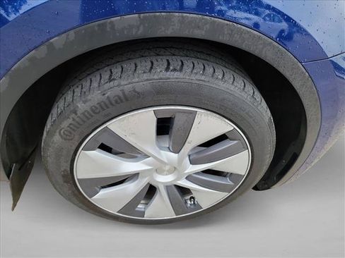 Used 2023 Tesla Model Y Long Range AWD/4WD image 10