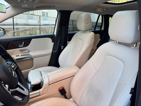 Used 2021 Mercedes-Benz GLA 250 4MATIC image 10