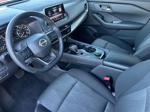 Used 2025 Nissan Rogue SV image 12