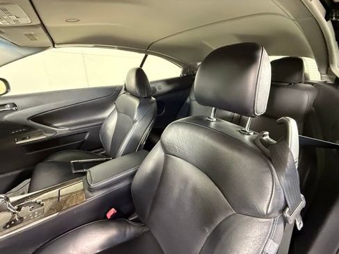 Used 2011 Lexus IS 250C image 17