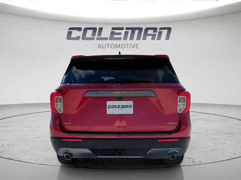 Used 2022 Ford Explorer XLT w/ Equipment Group 202A image 4