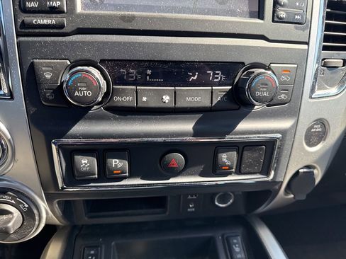 Used 2017 Nissan Titan SL image 19