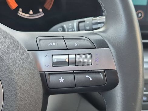 Used 2025 Hyundai Kona SEL AWD/4WD image 19