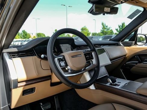 New 2026 Land Rover Range Rover Long Wheelbase SE AWD/4WD image 3