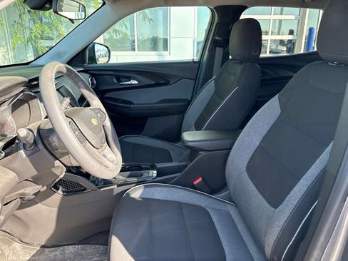 Used 2022 Chevrolet TrailBlazer LT FWD image 11