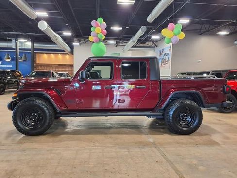 Used 2022 Jeep Gladiator Sport AWD/4WD image 6
