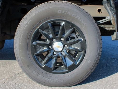 Used 2021 Chevrolet Silverado 1500 LTZ image 12