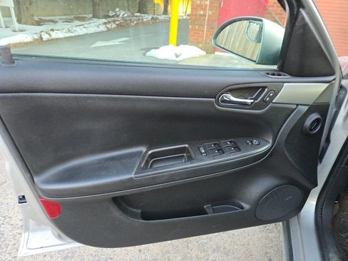 Used 2008 Chevrolet Impala SS w/ Convenience Package image 10