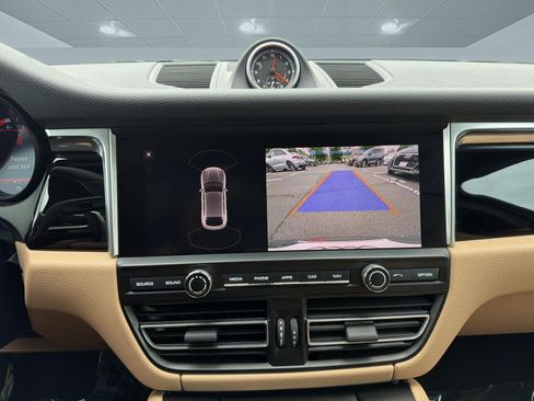 Used 2019 Porsche Macan AWD/4WD image 19