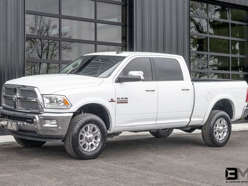 Used 2018 RAM 2500 Laramie AWD/4WD image 2