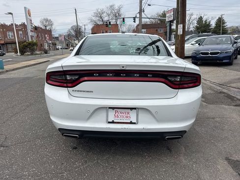 Used 2021 Dodge Charger SXT w/ Leather Interior Group RWD image 4