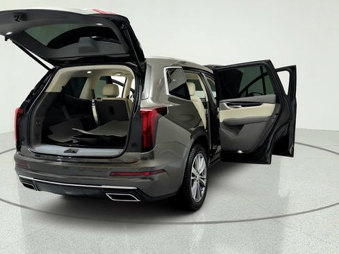 Certified 2020 Cadillac XT6 Premium Luxury FWD image 12
