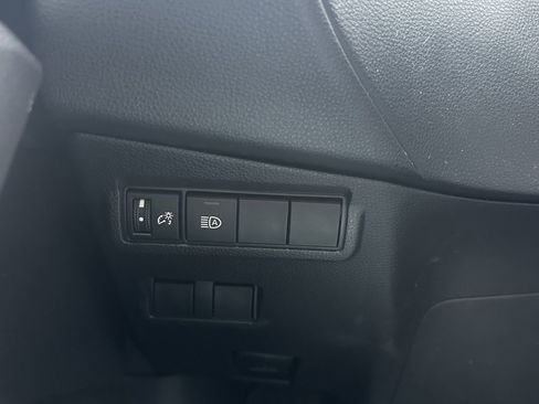 Used 2022 Toyota Corolla Cross LE image 25