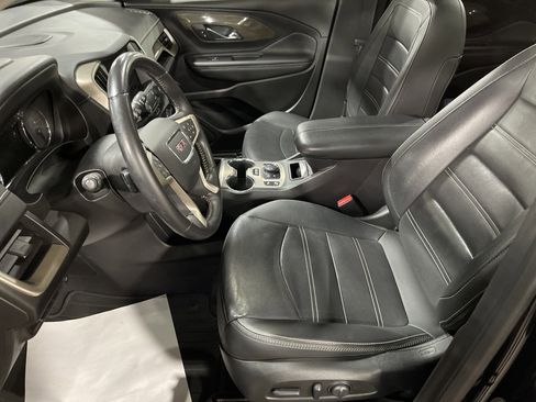 Used 2022 GMC Terrain Denali w/ Denali Premium Package image 10