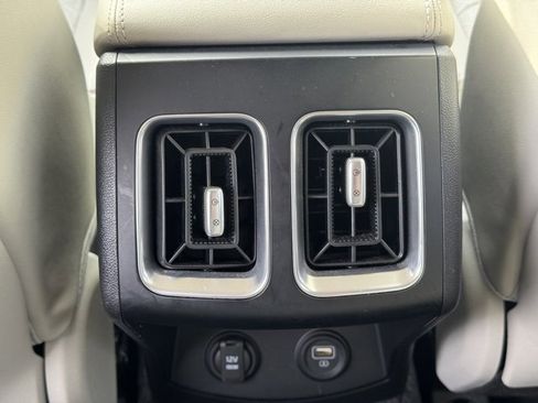 Certified 2022 Kia Sorento S image 16