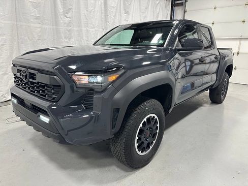 Used 2026 Toyota Tacoma TRD Off-Road AWD/4WD image 3
