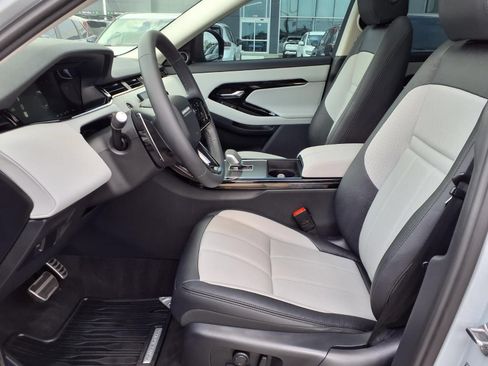 Used 2024 Land Rover Range Rover Evoque Dynamic SE AWD/4WD image 10
