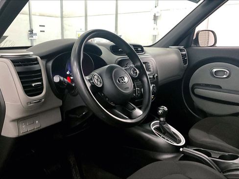 Used 2016 Kia Soul image 12
