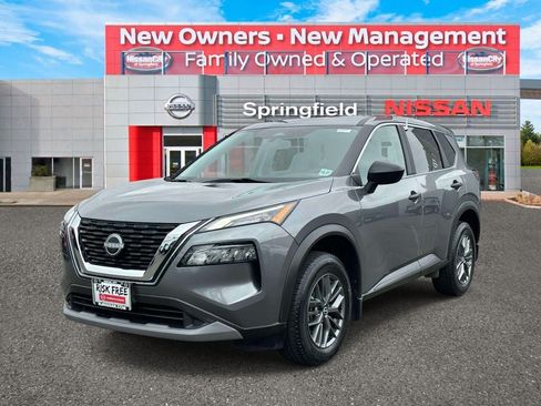 Used 2023 Nissan Rogue S AWD/4WD image 2