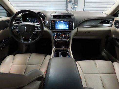 Used 2020 Lincoln Continental w/ Premium Package image 26