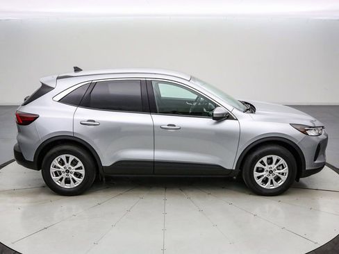 Certified 2023 Ford Escape Active w/ Tech Pack #2 image 3