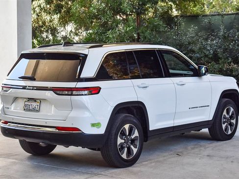 Used 2022 Jeep Grand Cherokee Limited 4xe w/ Luxury Tech Group II image 6