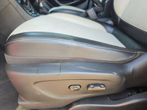 Used 2019 Buick Encore Preferred w/ Safety Package FWD image 28