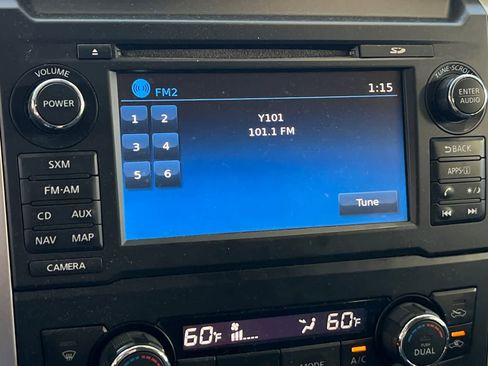 Used 2018 Nissan Titan SV w/ SV Convenience Package RWD image 19